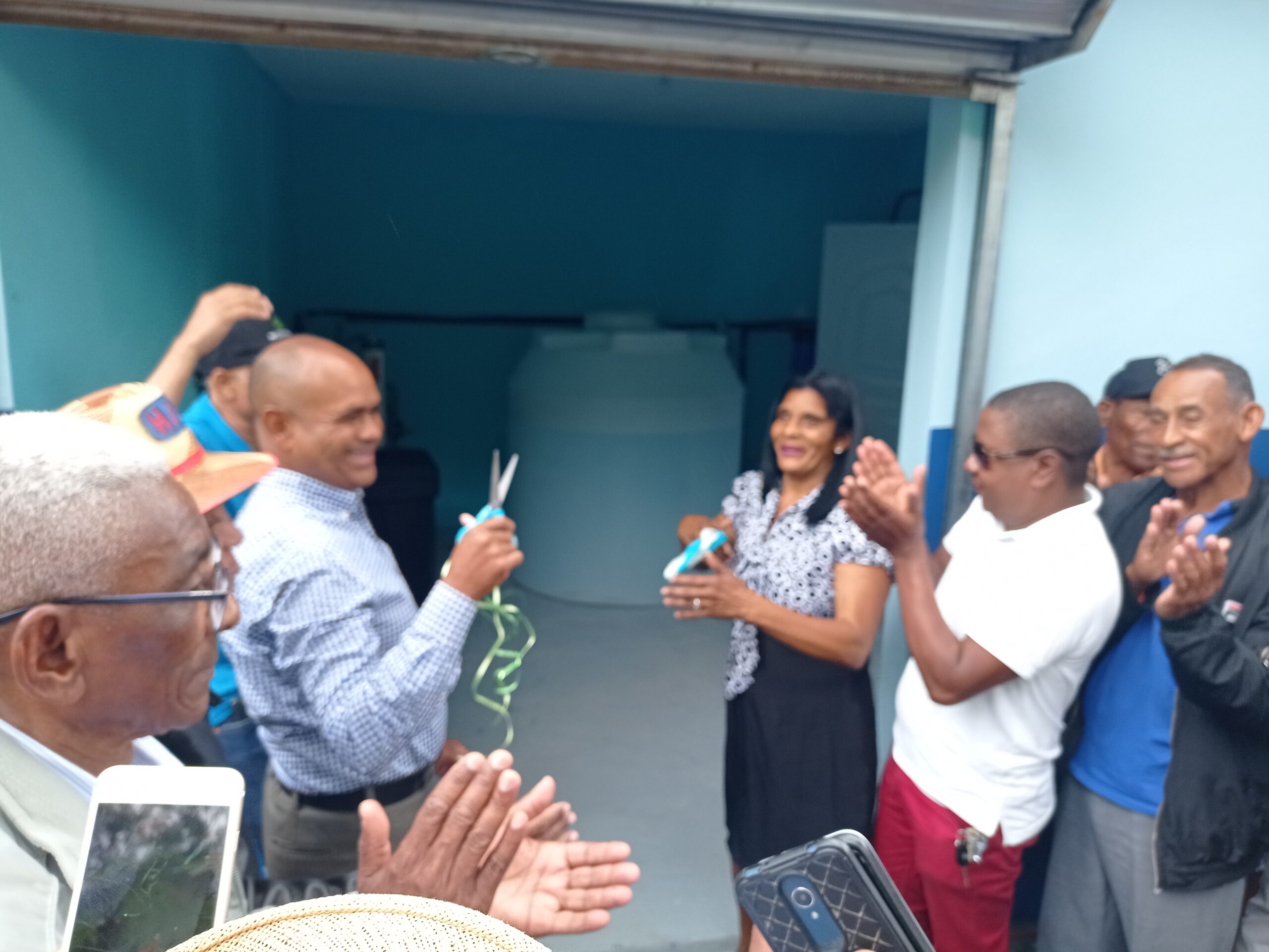 Inauguración procesadora de agua